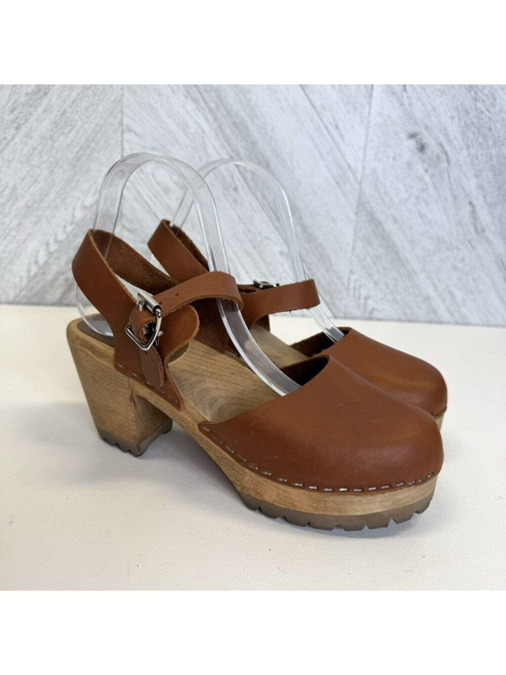 MIA Swedish Clogs Women’s Size 39 / 8 Brown Leather Wooden Base Heels Shoes